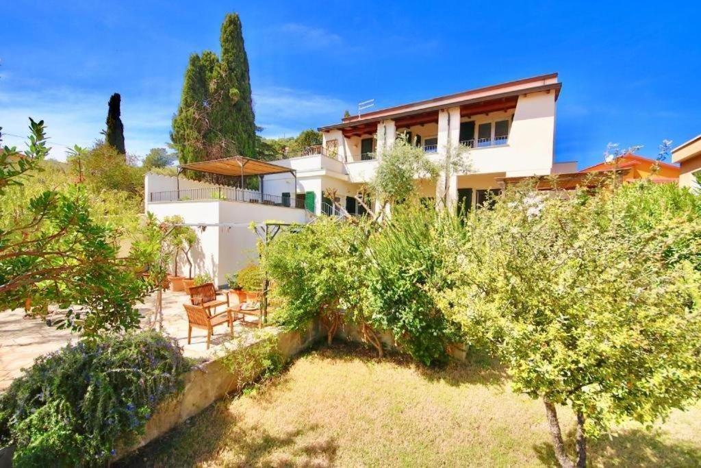 Villa Fatta Di Sogni Pula Kültér fotó